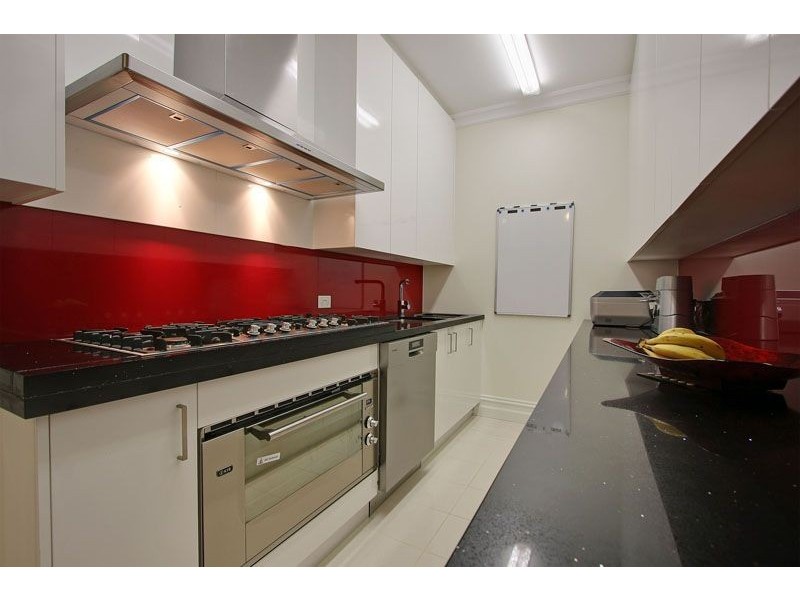 16 Huntly Avenue, Mooroolbark VIC 3138
