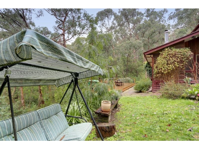 25 Lusatia Park Rd, Woori Yallock VIC 3139