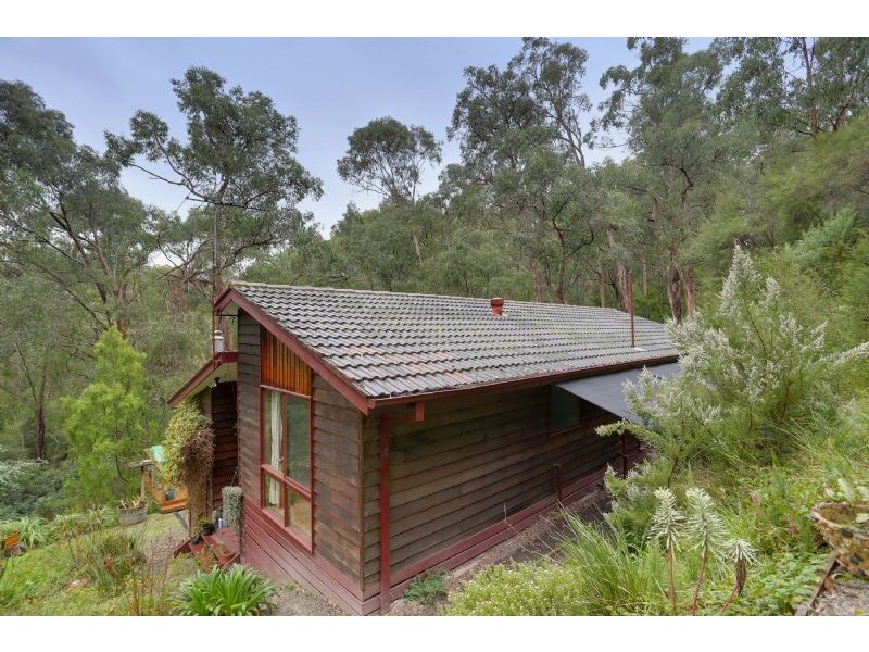 25 Lusatia Park Rd, Woori Yallock VIC 3139