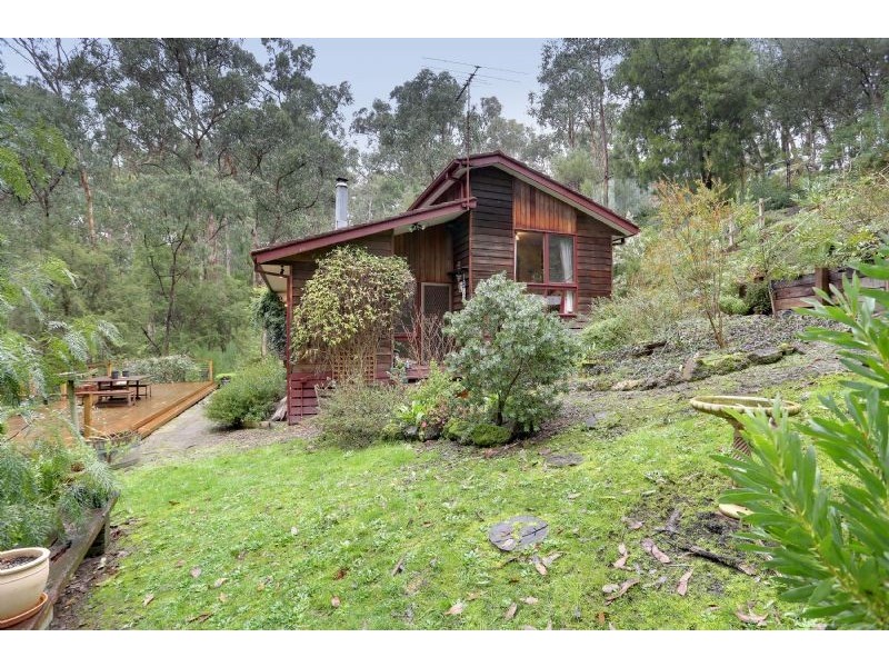 25 Lusatia Park Rd, Woori Yallock VIC 3139