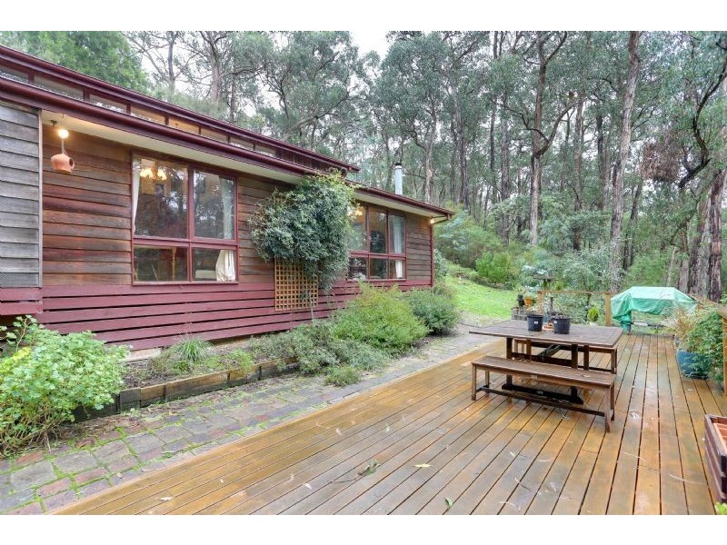 25 Lusatia Park Rd, Woori Yallock VIC 3139