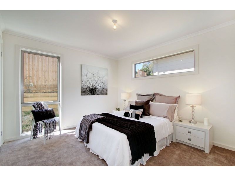 3 Themeda Place (off Leigh Close), Lilydale VIC 3140