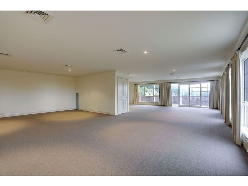 147 Warburton Highway, Lilydale VIC 3140