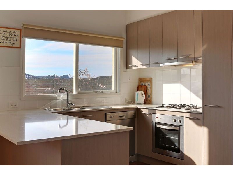 2/10 Deschamps Street, Lilydale VIC 3140