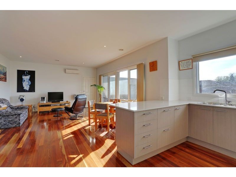 2/10 Deschamps Street, Lilydale VIC 3140