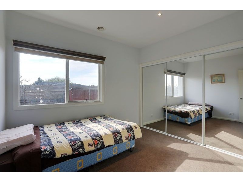 2/10 Deschamps Street, Lilydale VIC 3140