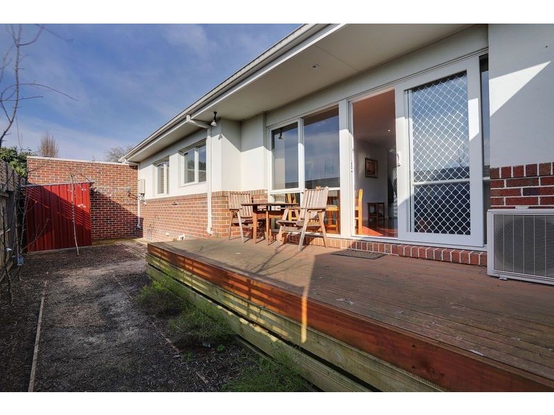 2/10 Deschamps Street, Lilydale VIC 3140