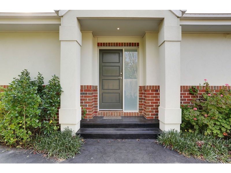 2/10 Deschamps Street, Lilydale VIC 3140