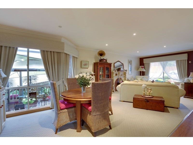 21 Neryl Court, Mooroolbark VIC 3138