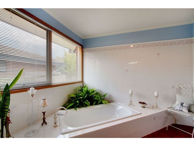 69 Lakeview Drive, Lilydale VIC 3140