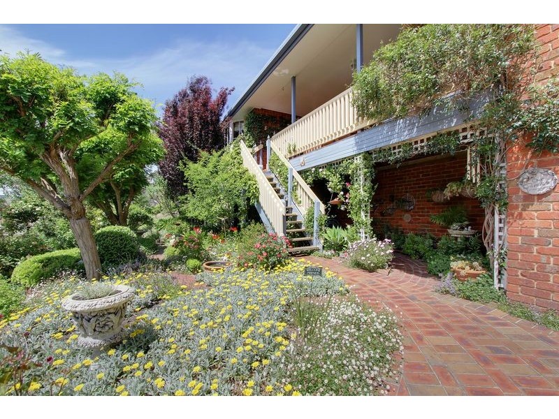 69 Lakeview Drive, Lilydale VIC 3140