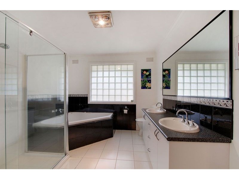 21 Blackburn Road, Mooroolbark VIC 3138