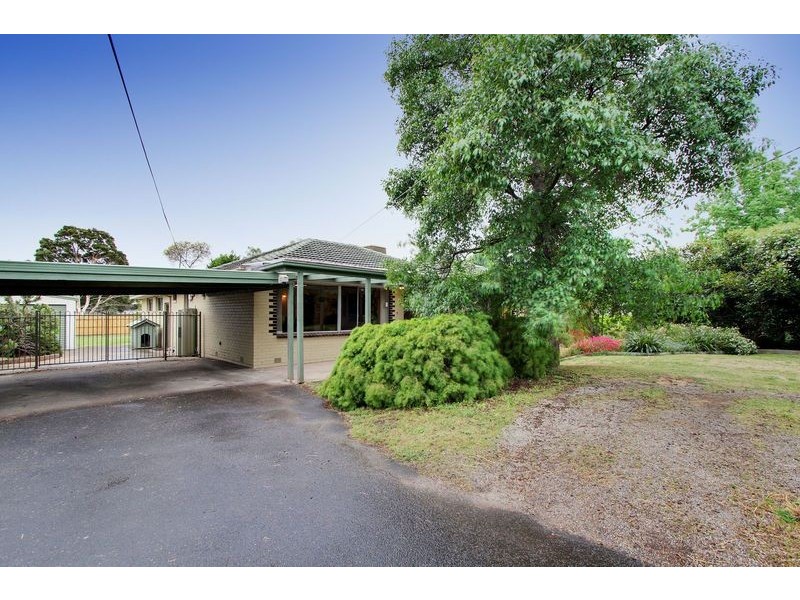 21 Blackburn Road, Mooroolbark VIC 3138
