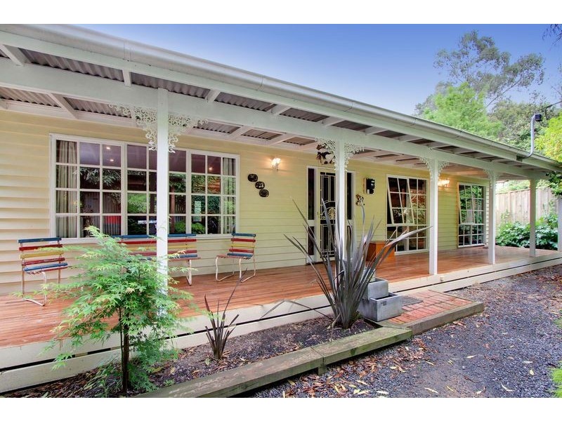 13 Aqueduct Avenue, Mount Evelyn VIC 3796