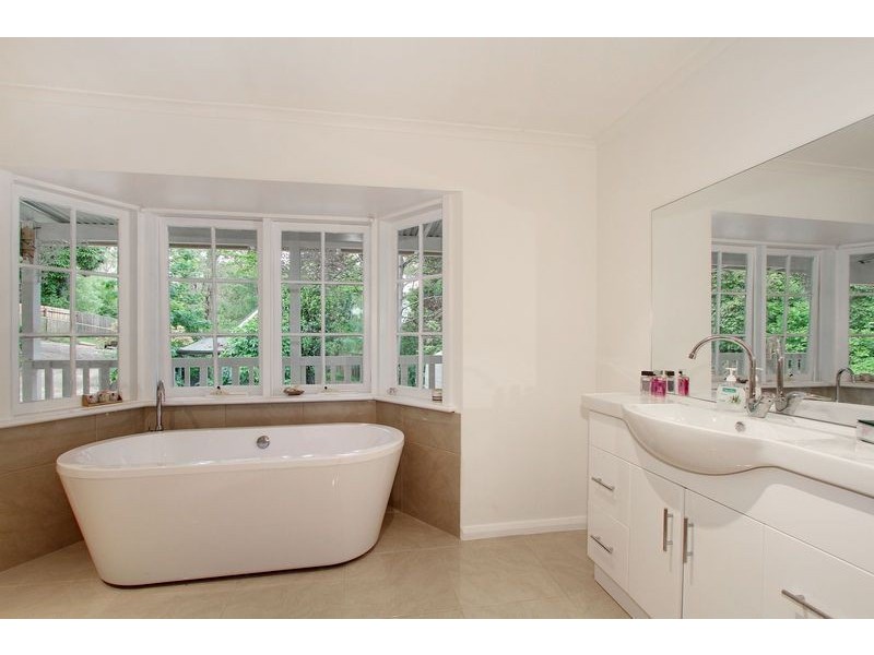 13 Aqueduct Avenue, Mount Evelyn VIC 3796