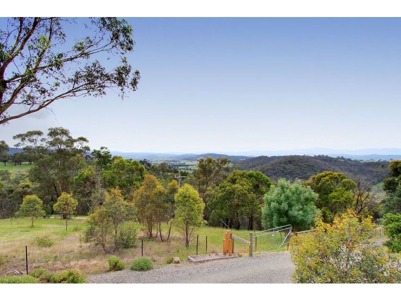 60 The Crest, Yarra Glen VIC 3775