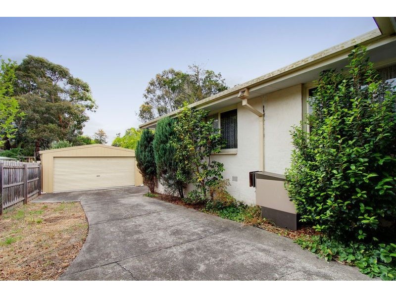 2 Kiama Court, Mooroolbark VIC 3138