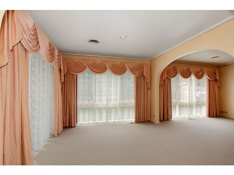 2 Kiama Court, Mooroolbark VIC 3138