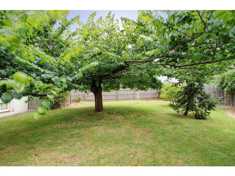 2 Kiama Court, Mooroolbark VIC 3138