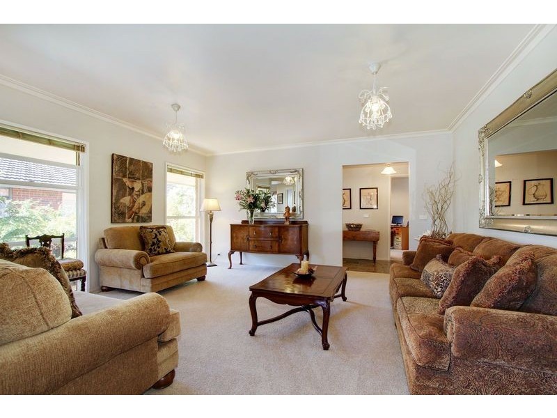 6 Hammersley Court, Kilsyth VIC 3137