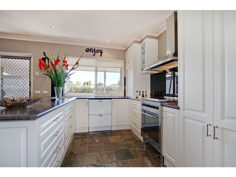 6 Hammersley Court, Kilsyth VIC 3137