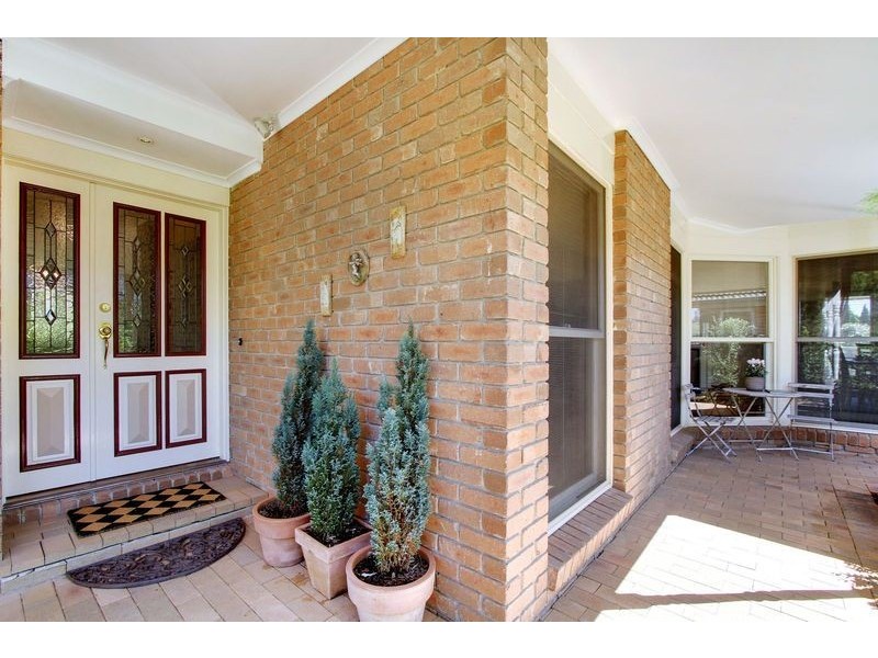 6 Hammersley Court, Kilsyth VIC 3137