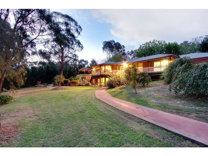 52 Francis Crescent, Mount Evelyn VIC 3796