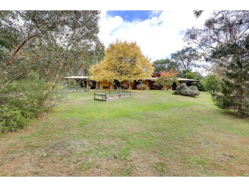 10 Fords Road, Gruyere VIC 3770