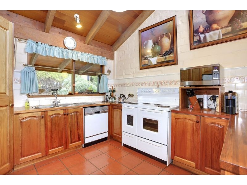 10 Fords Road, Gruyere VIC 3770