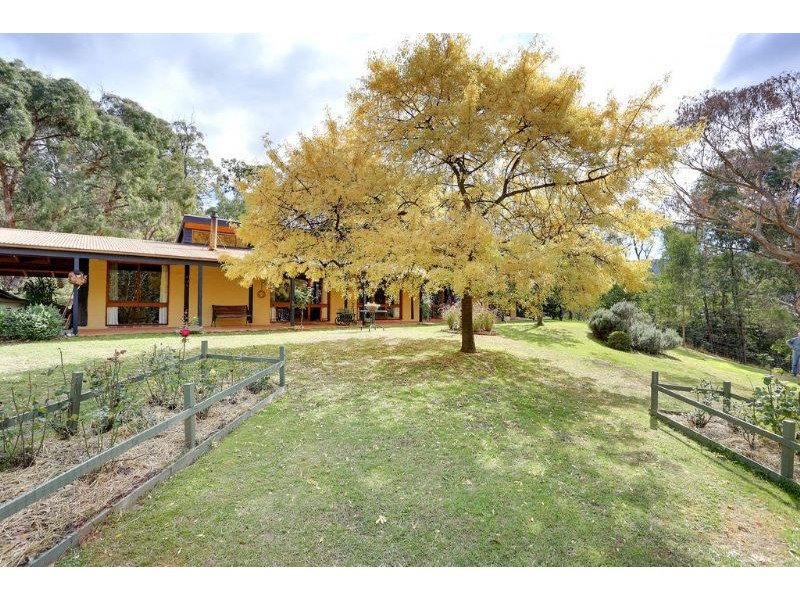 10 Fords Road, Gruyere VIC 3770