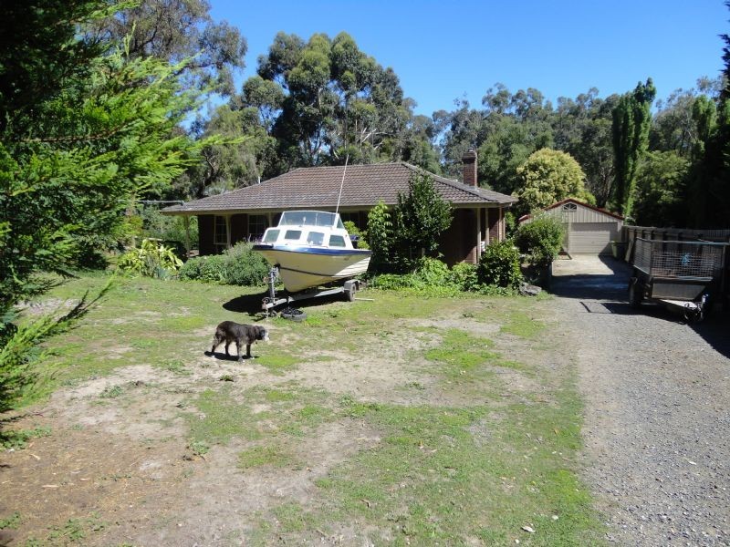11 Winifred Street, Seville VIC 3139