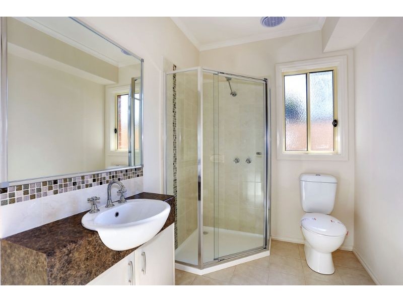 2/3 Elizabeth Court, Ringwood East VIC 3135