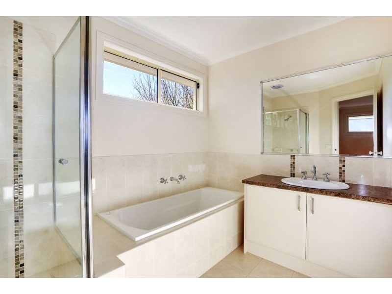 2/3 Elizabeth Court, Ringwood East VIC 3135