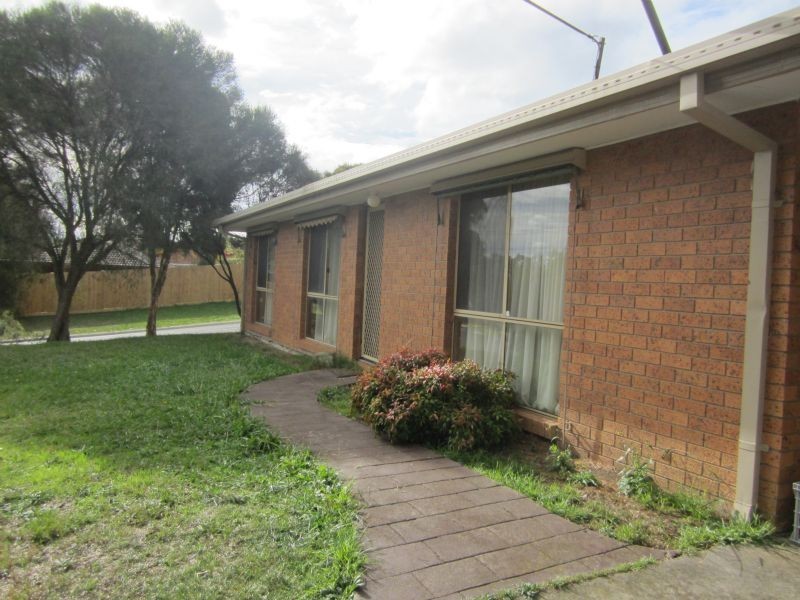 16 Trafalgar Crescent, Lilydale VIC 3140