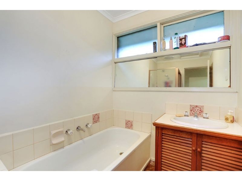 2 Lalors Road, Healesville VIC 3777