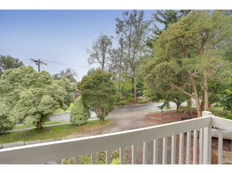 11 Kemp Avenue, Mount Evelyn VIC 3796