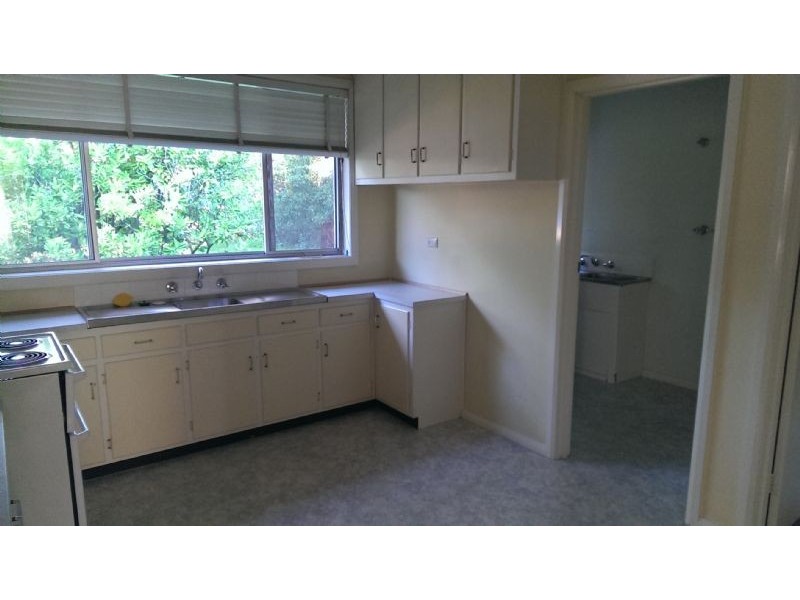 34 Hawthory Road, Kilsyth VIC 3137