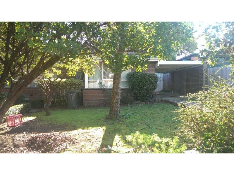 18 Bellara Drive, Mooroolbark VIC 3138