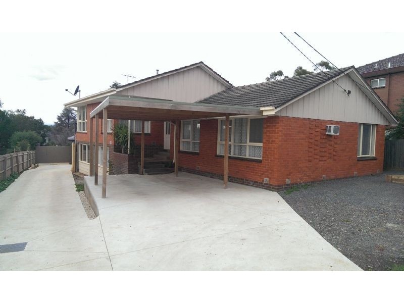 12 Crown Point, Chirnside Park VIC 3116