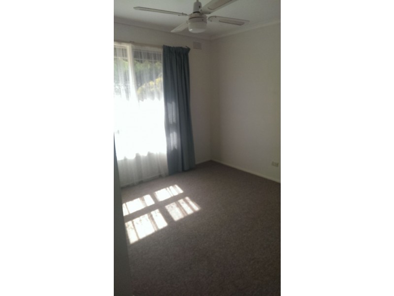26 Zina Grove, Mooroolbark VIC 3138