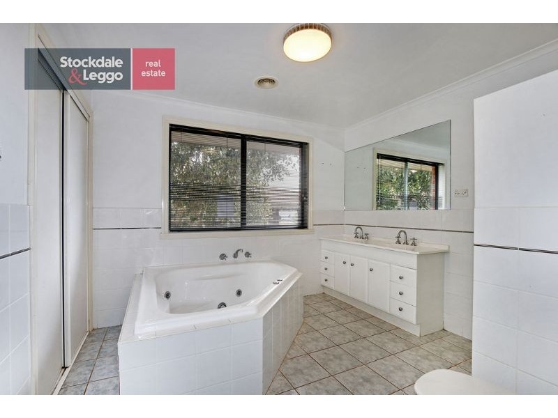 15 Drummer Hill Lane, Mooroolbark VIC 3138