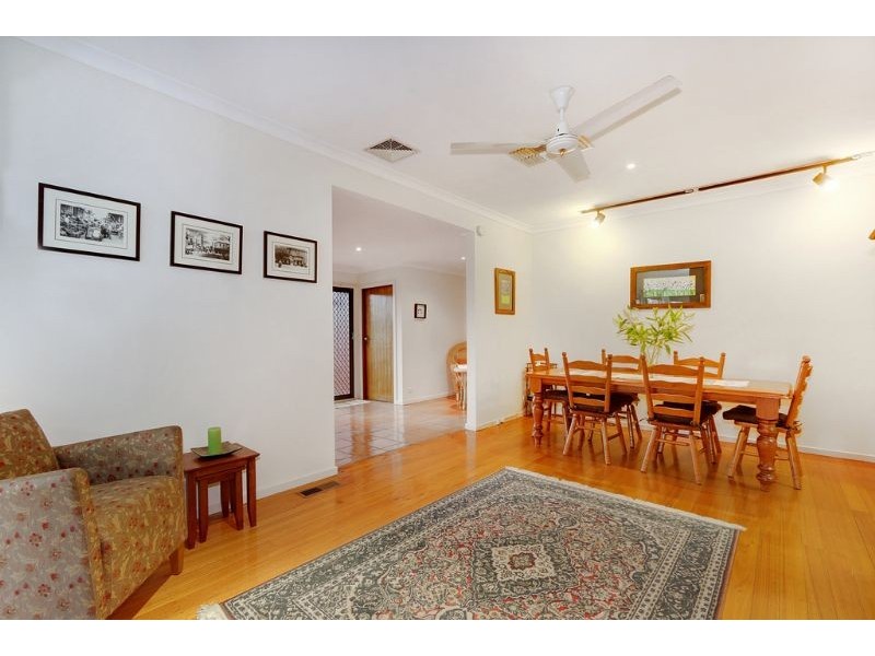 10 Avalon Grove, Ringwood North VIC 3134