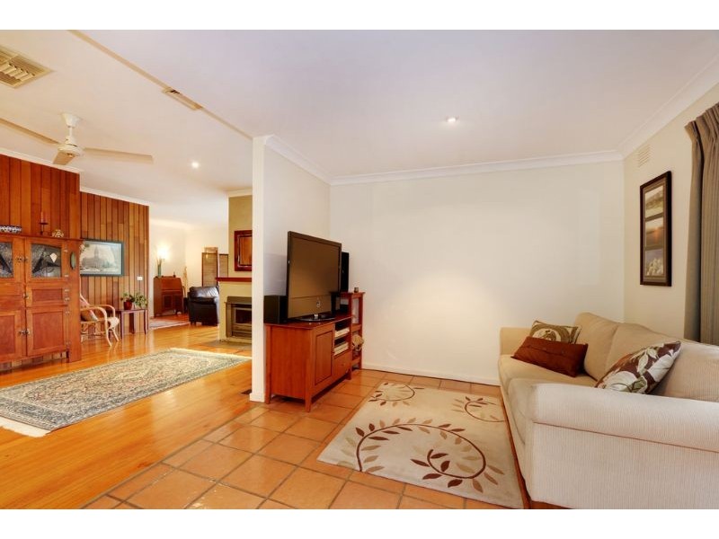 10 Avalon Grove, Ringwood North VIC 3134