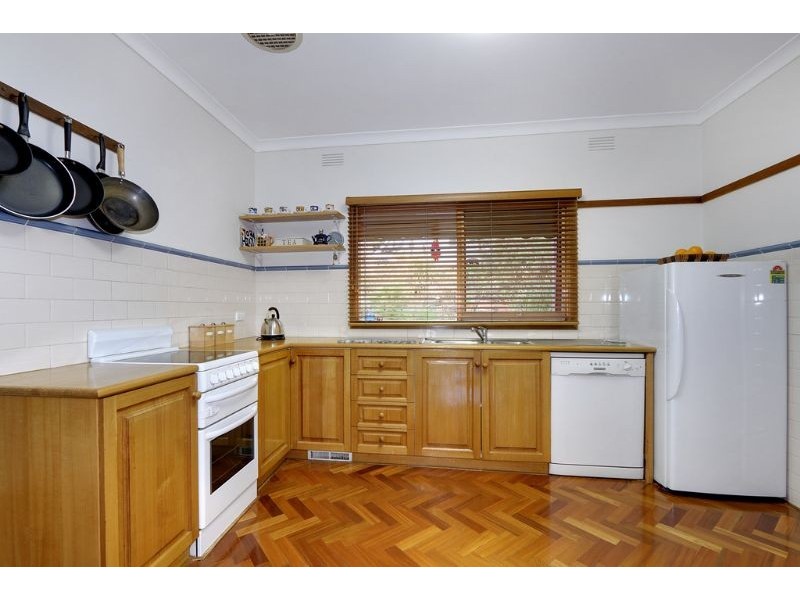 10 Avalon Grove, Ringwood North VIC 3134