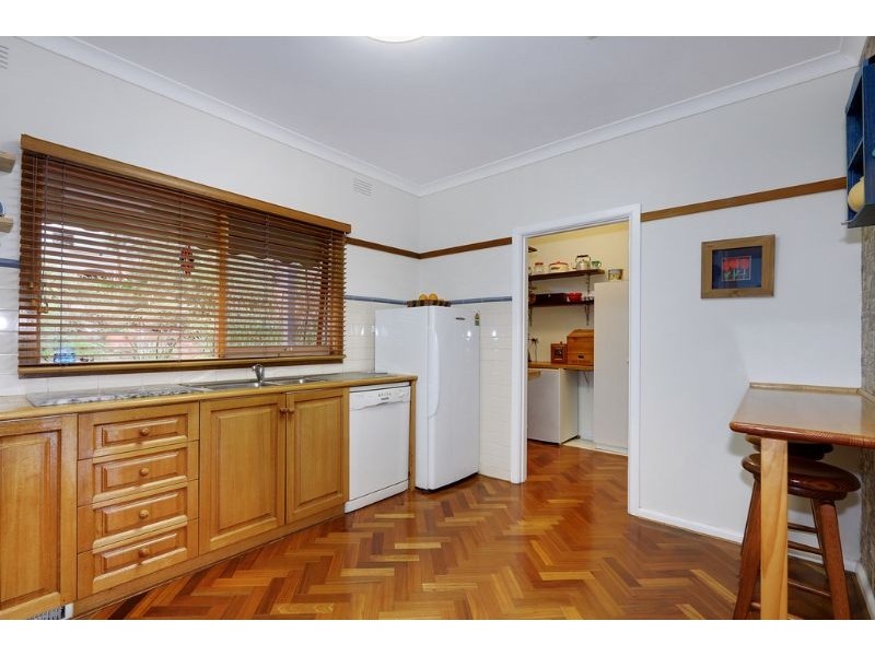 10 Avalon Grove, Ringwood North VIC 3134