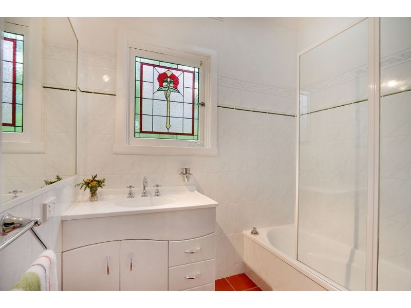 10 Avalon Grove, Ringwood North VIC 3134