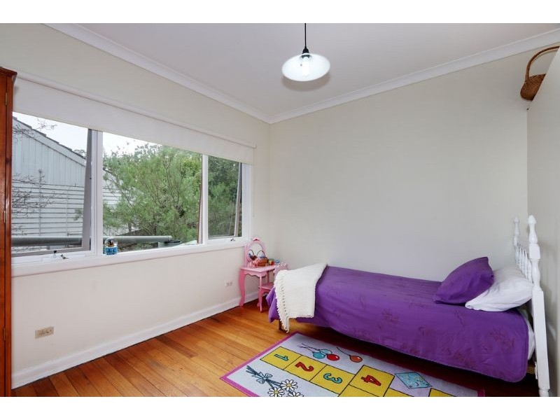 10 Avalon Grove, Ringwood North VIC 3134