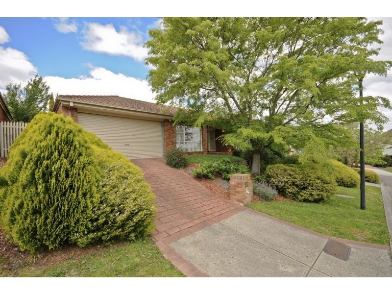 8 Commerford Place, Chirnside Park VIC 3116