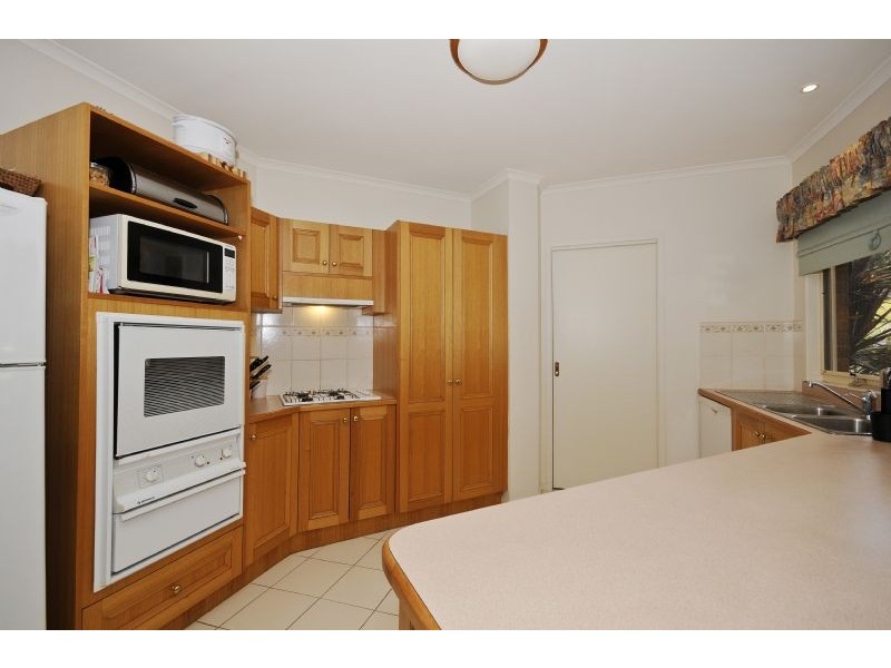 8 Commerford Place, Chirnside Park VIC 3116
