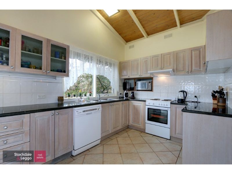 15 Stuart Road, Lilydale VIC 3140